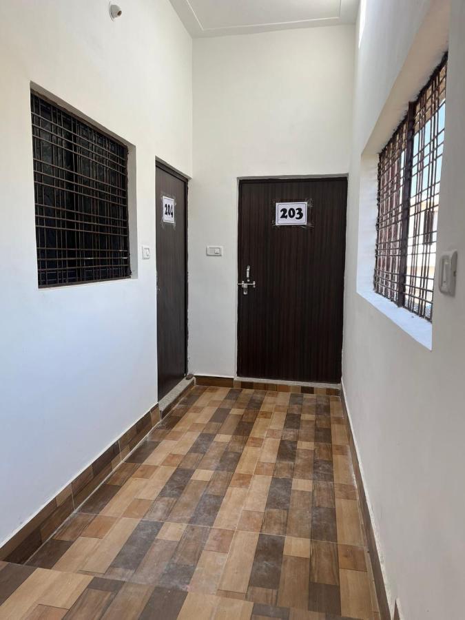Indiana Home Stay Кхаджурахо Экстерьер фото